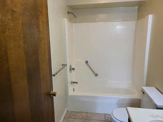 5th image of 4006 Canterbury Dr