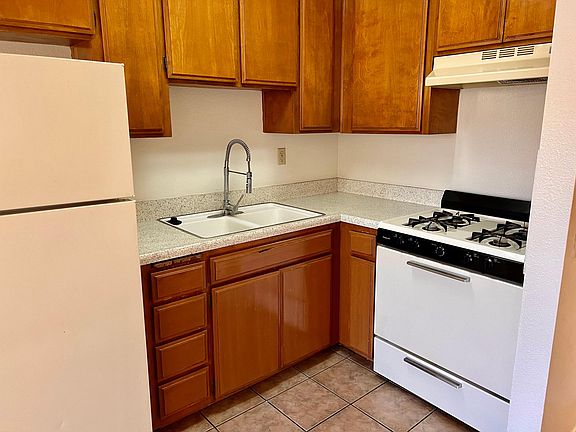 3rd image of 3870 Van Dyke Ave APT 16