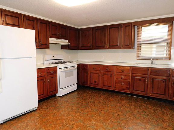 2nd image of 12 Curtis St