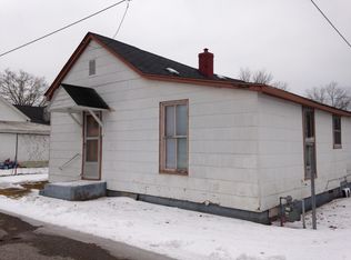 110 W Webb St #A, Carmi, IL 62821