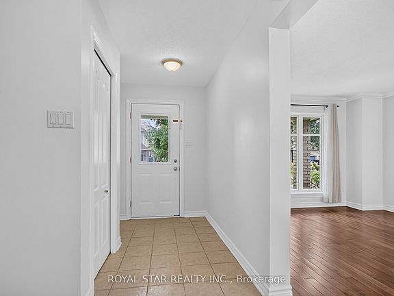 3rd image of 818 Long Point Cir