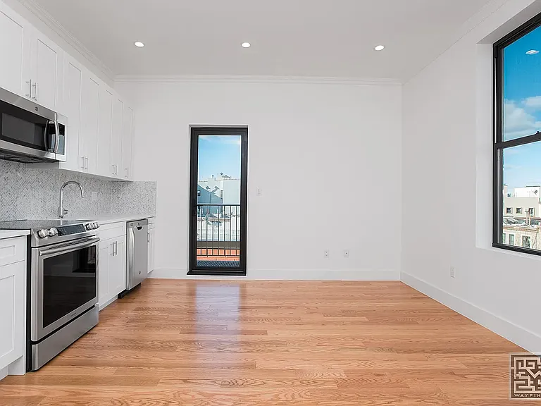 372 Saint Johns Pl #52 — Photo 8