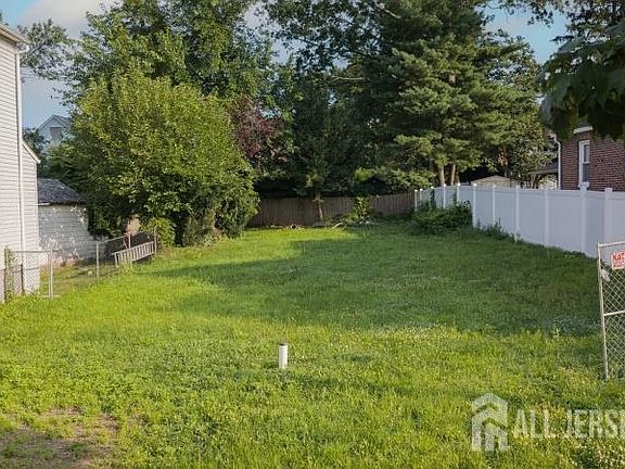 3rd image of 272 Beechwood Ave