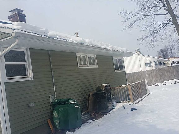 3rd image of 131 Timberline Dr