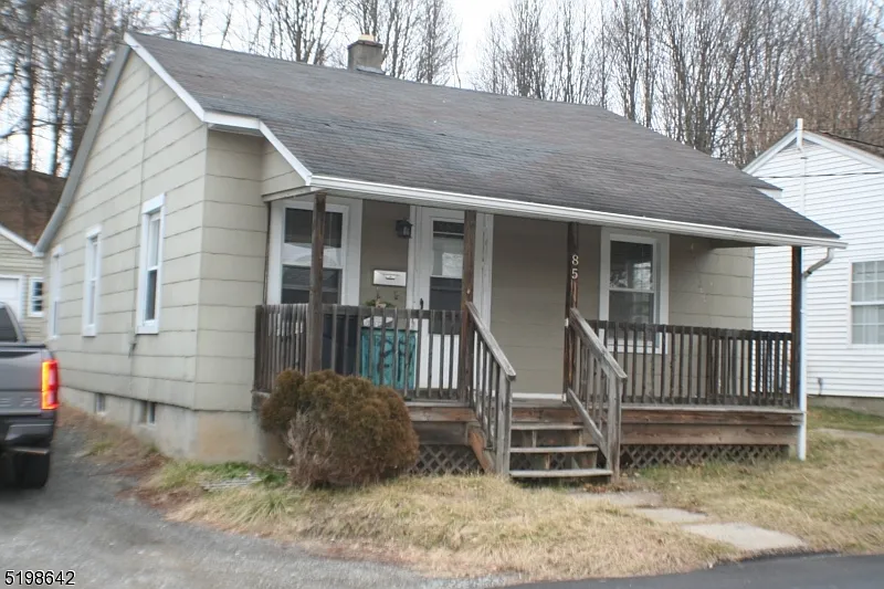2 bed, 1.0 bath, $2,300 — Photo 2