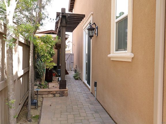 4th image of 8465 Kern Cres
