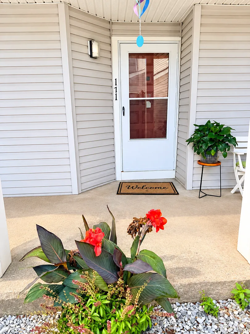 Woodmere Place — Photo 2