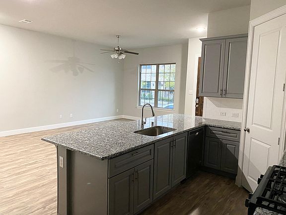 4th image of 2209 Epitome Ave