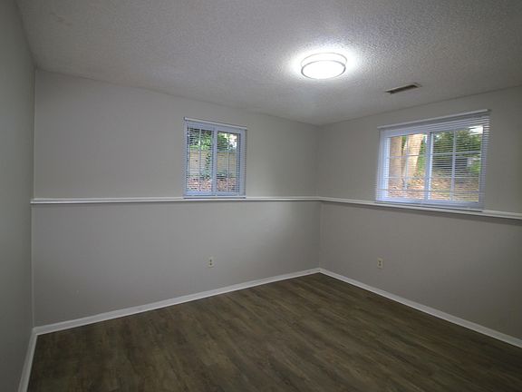 3rd image of 408 Drolmond Dr