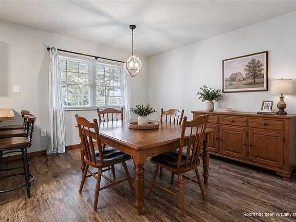 3rd image of 1362 Elm Springs Rd