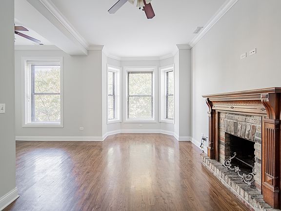 5th image of 933 W Newport Ave APT 2