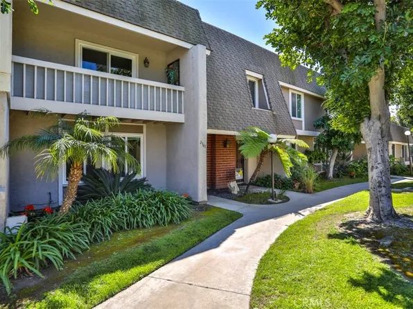 2161 W Essex Cir, Anaheim, CA 92804