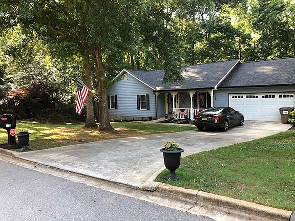 2nd image of 3770 Windy Hill Dr SE