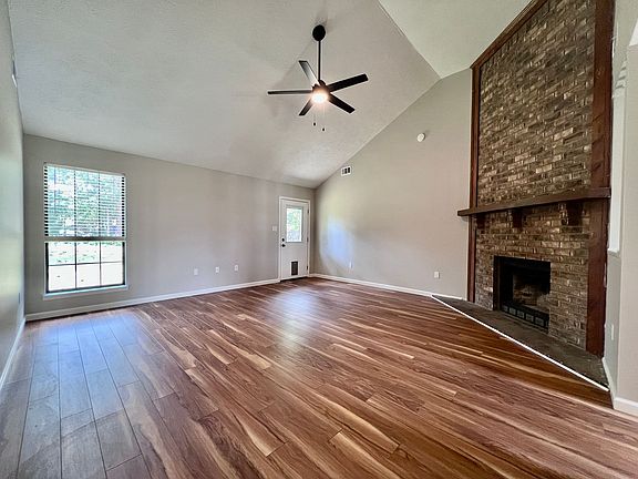 4th image of 409 Oak St