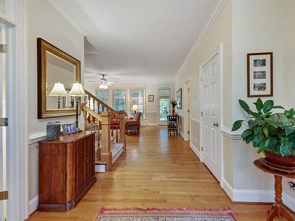 4th image of 135 Ridge Gate Ct