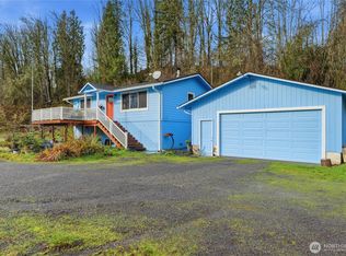 120 Sandy Bend Road, Castle Rock, WA 98611