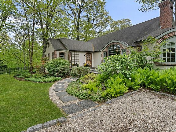 2nd image of 68 Flower Hill Road