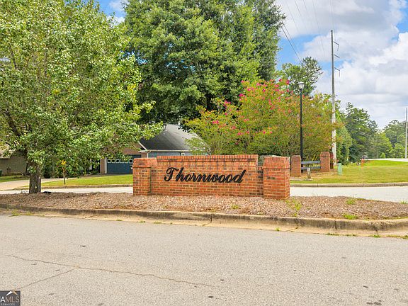 3rd image of 4841 Thornwood Dr