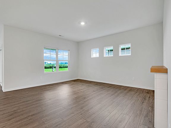 5th image of 539 Darliene Dr