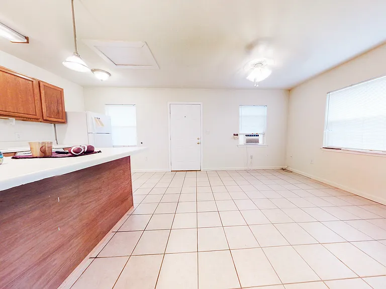 891 Campus Cir #1 — Photo 5