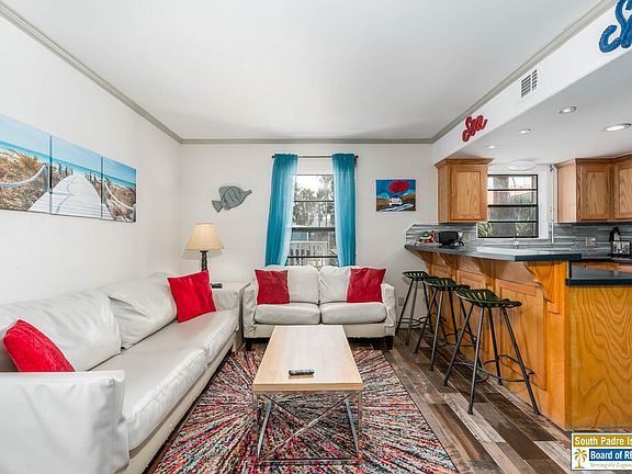 5th image of 108 E Oleander St #201