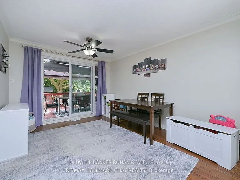 8 Doner St #UPPER LEVEL — Photo 4