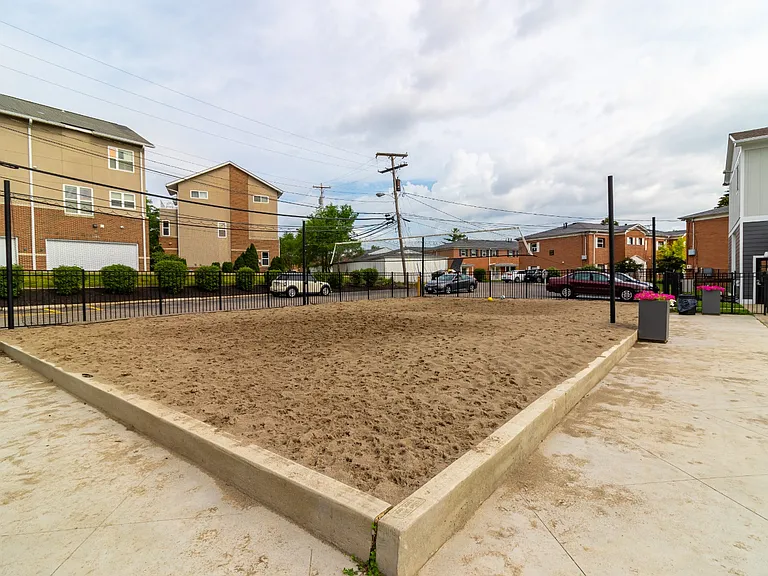 Heritage Apartments — Photo 7