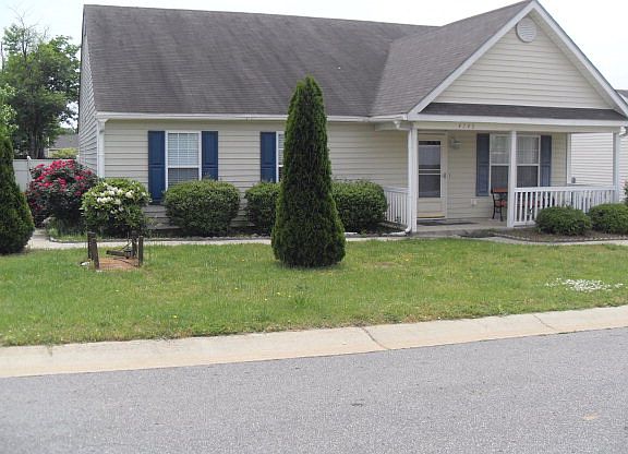 2nd image of 4745 Primrose Pl