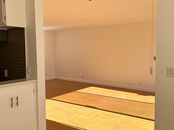 4th image of 1330 California Ave APT 305