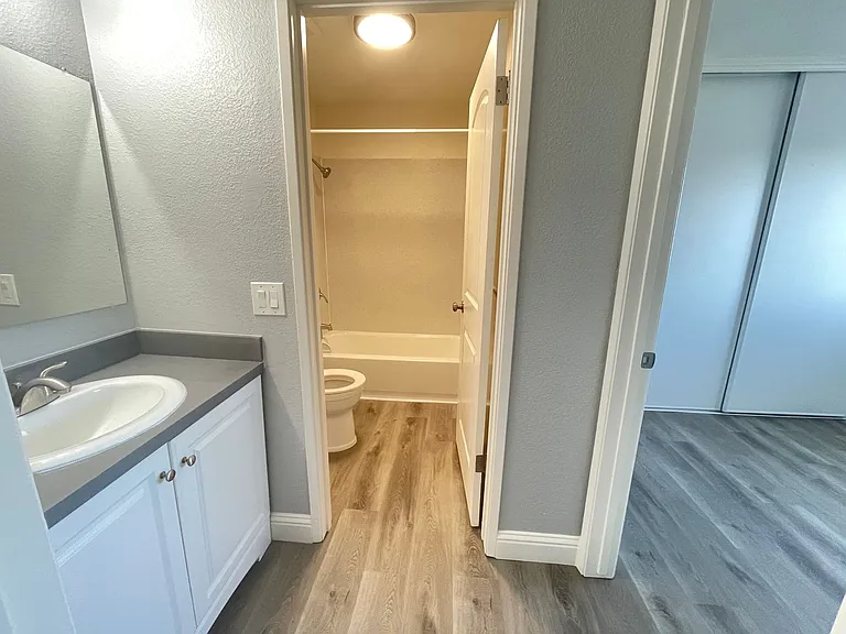 Wright Place Apartments — Photo 34