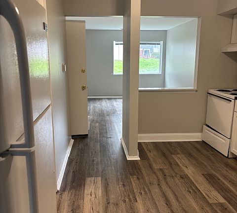 5th image of 1101-1101 Evans Ave #1C