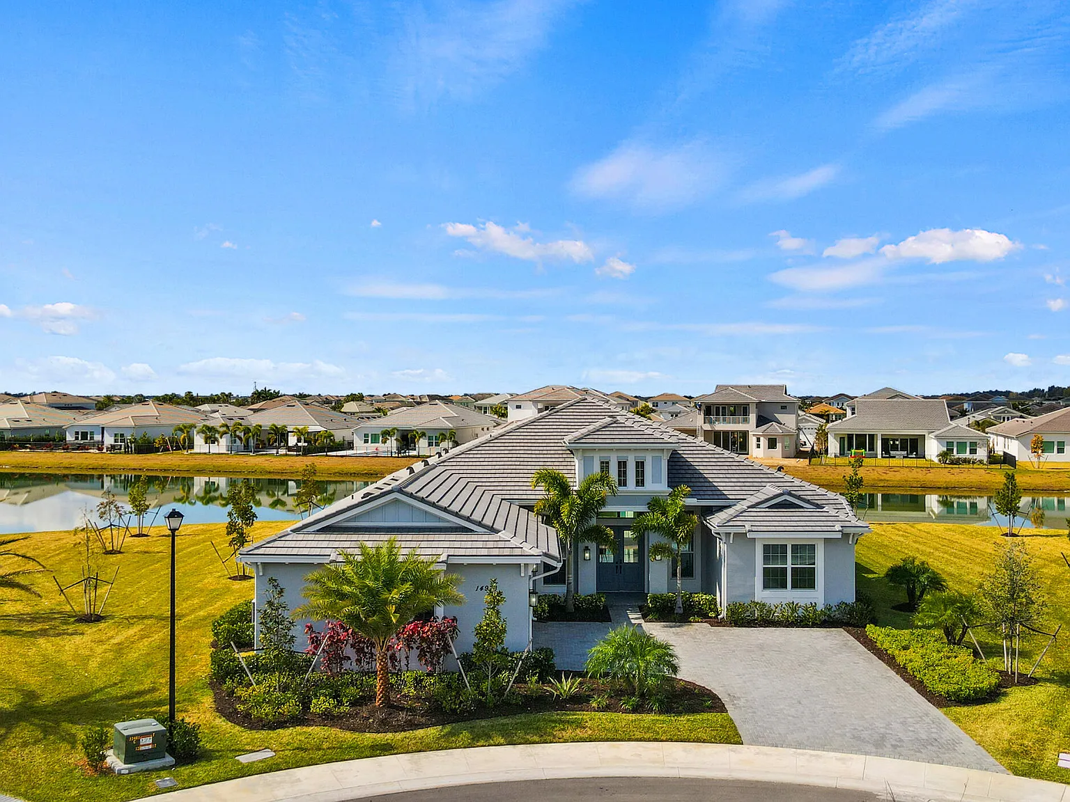5 bed, 5.5 bath, 3738 sqft, $7,500 — Photo 3