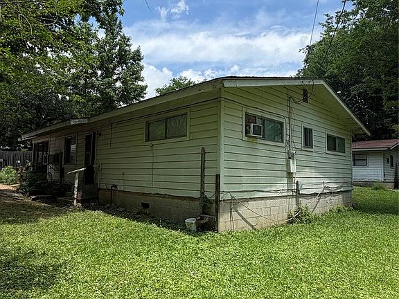 2nd image of 203 Tanglewood St