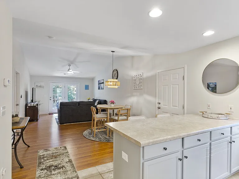 232 Tamarack Dr — Photo 4