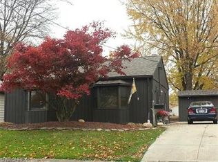 25 Ledgewood Dr, Bedford, OH 44146