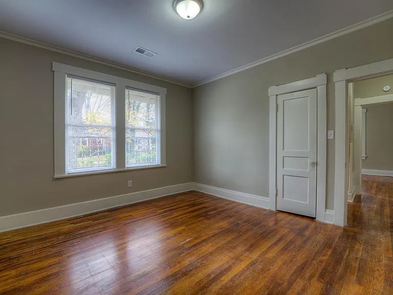 342 N Claybrook St — Photo 12