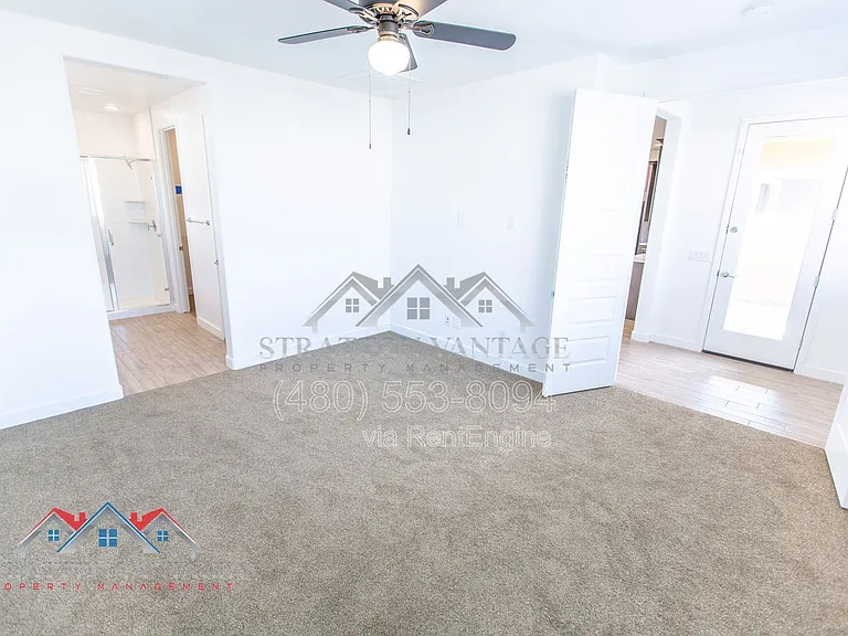 2304 E Kelly Dr — Photo 28
