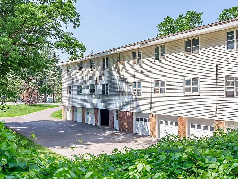 41 & 43 Sitterly Rd — Photo 10