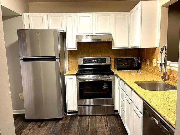4th image of 12022 Country Mill Dr