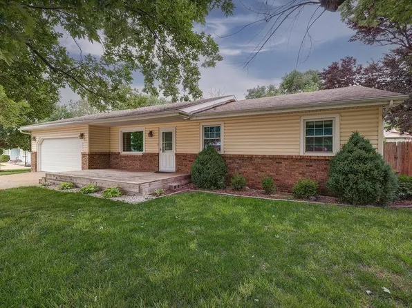 9 Deveron Rd, Winfield, KS 67156