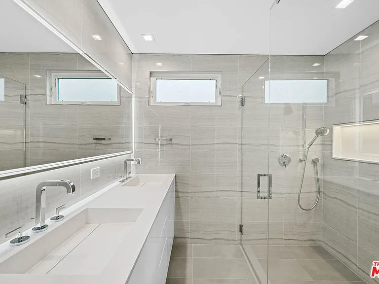 1211 S Sherbourne Dr #2 — Photo 9