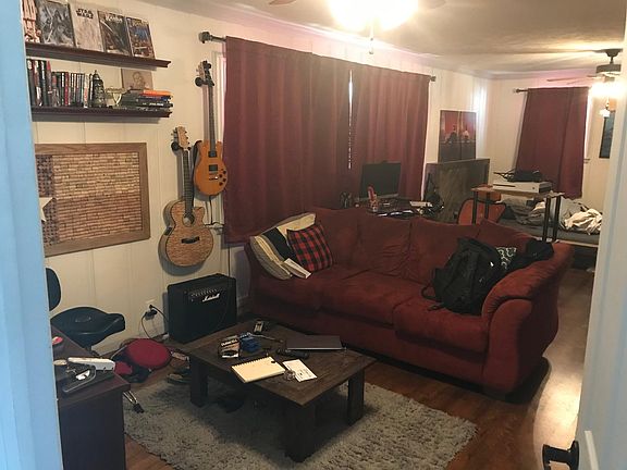 3rd image of 905 Louisville St