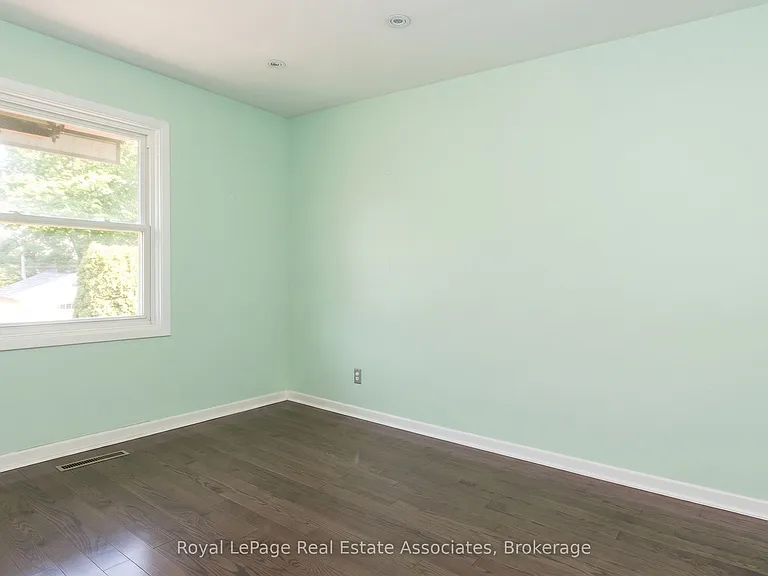 130 Grandview Ave — Photo 8