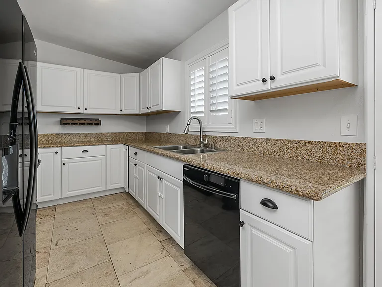 749 Oneonta Ave — Photo 7