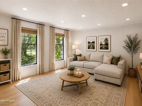 3rd image of 5776 Williamsburg Cir