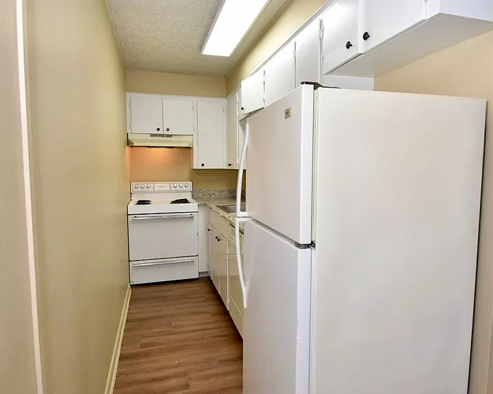 1701 W California Ave — Photo 6