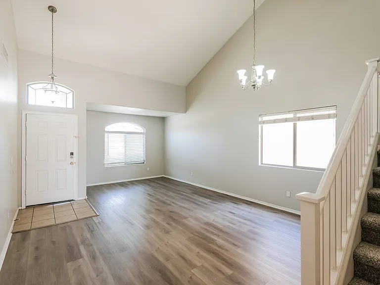 8633 W Cordes Rd — Photo 6