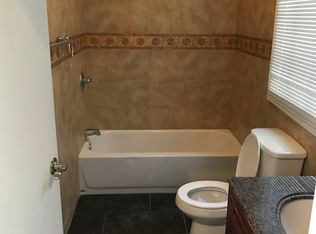 917 Arch St APT 602, Philadelphia, PA 19107