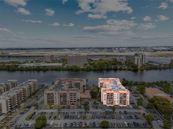 5199 NW 7th St APT 208, Miami, FL 33126