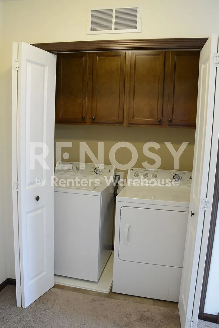 9580 Madison Dr Apt 1 Chanhassen, MN 55317 — Photo 4